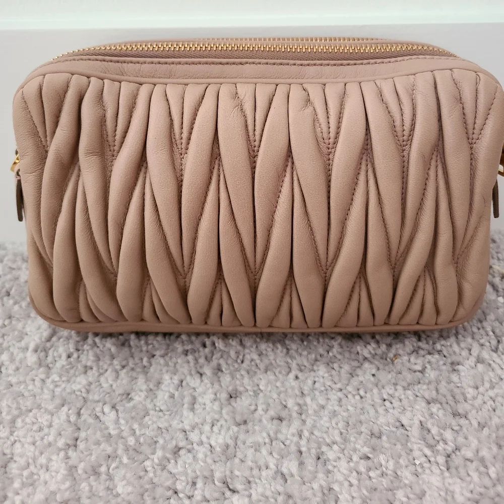 Miu Miu Matelassé crossbody bag - Picture 2 of 10